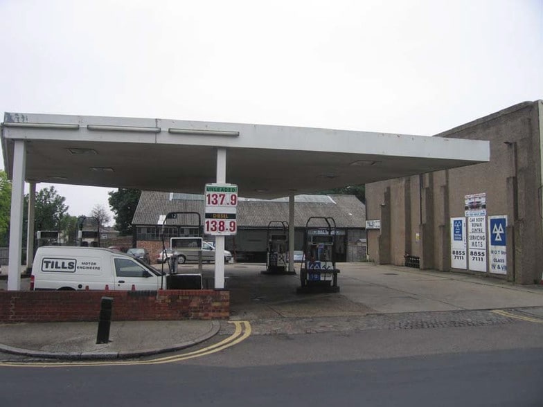 79 Sandy Hill Rd, London for sale - Primary Photo - Image 1 of 1