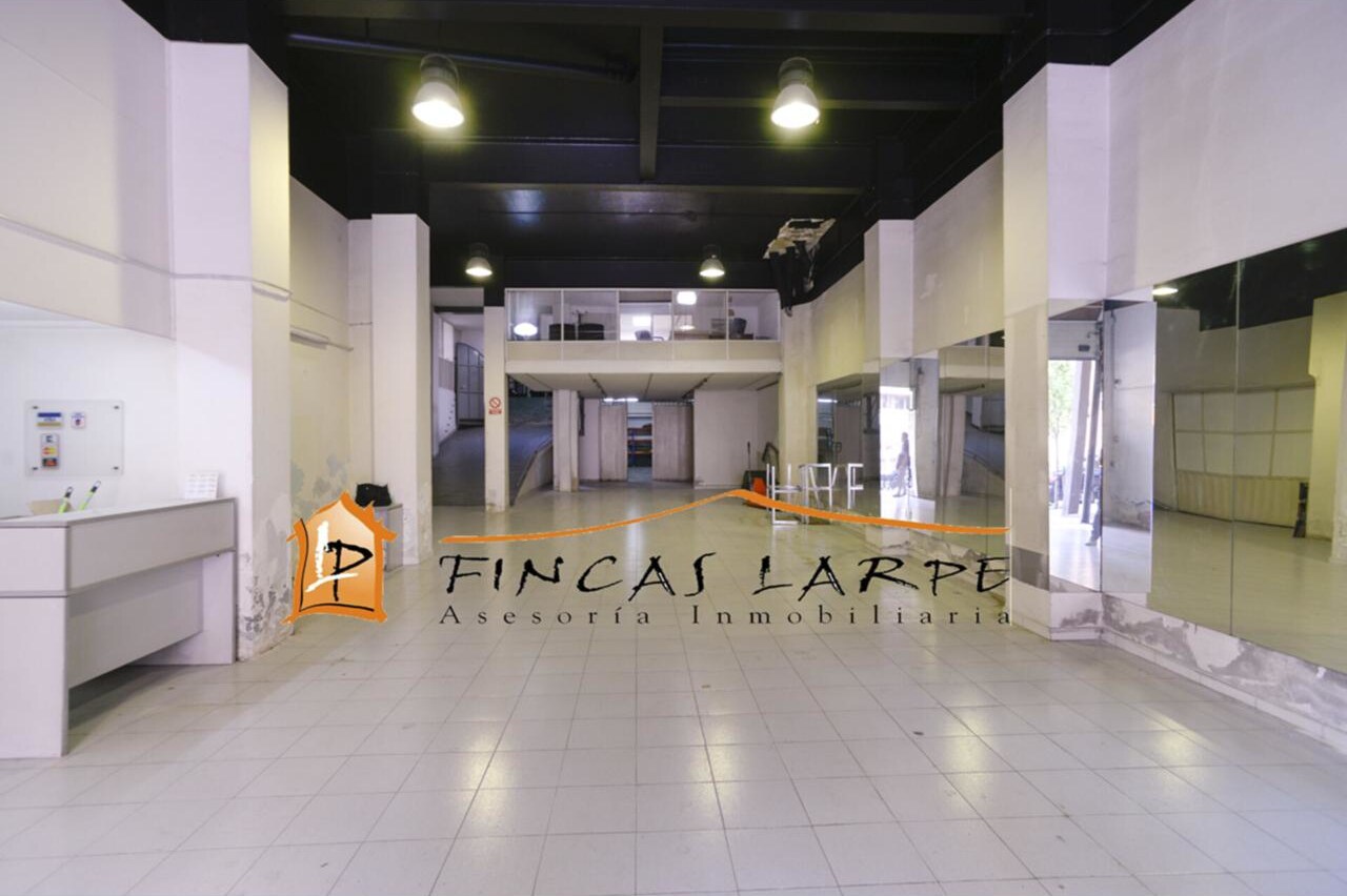 Martorell, BAR 08760 - Unit 1 - - Interior Photo - Image 1 of 18
