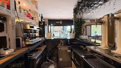 Retail in Madrid, Madrid to rent Floor Plan- Image 1 of 11