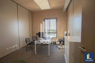 Office in Vitrolles to rent Interior Photo- Image 1 of 6