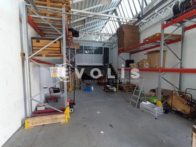 Light Industrial in Vénissieux to rent - Interior Photo - Image 2 of 16