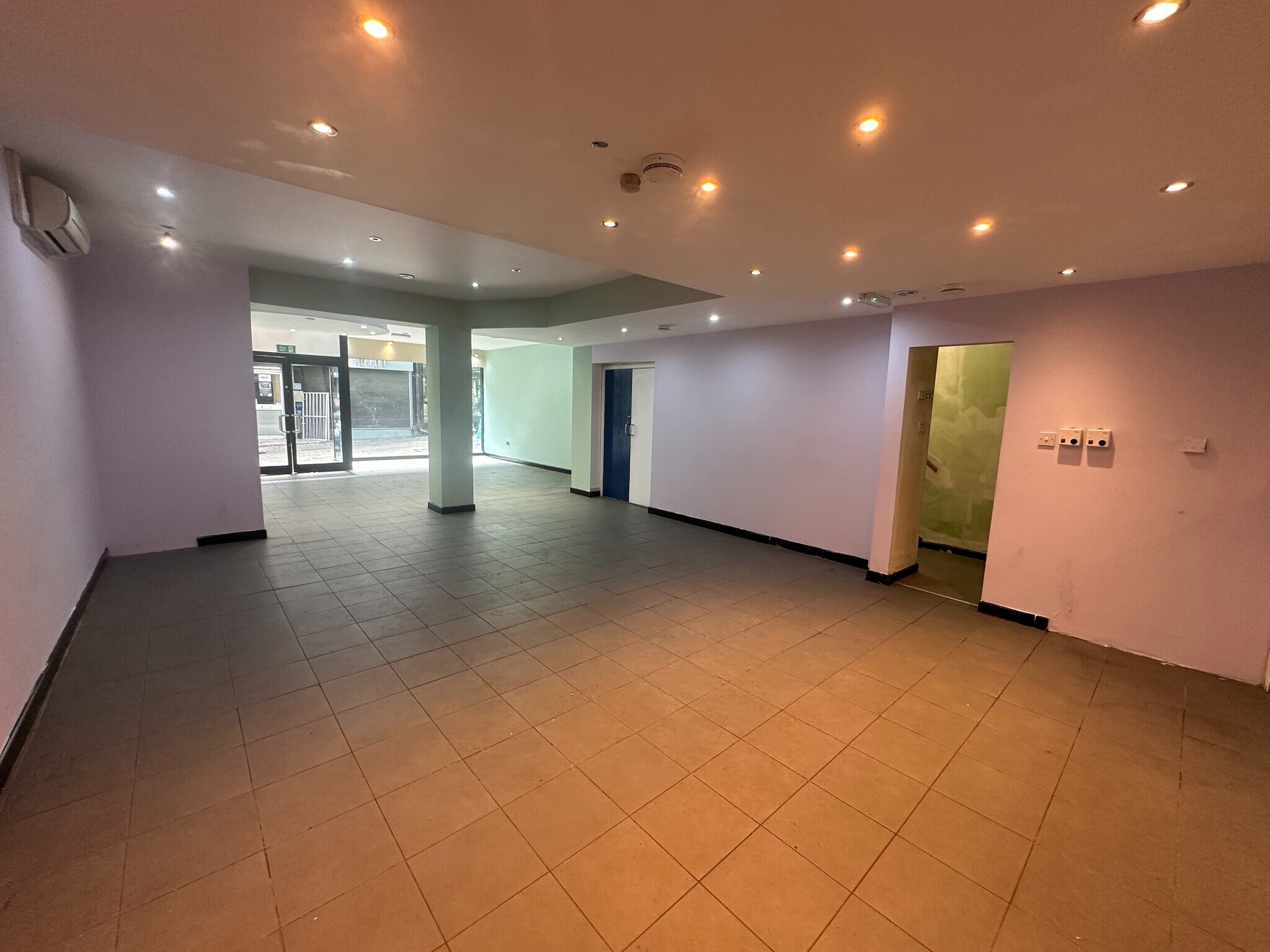 16-18 The Arcade, Barnsley to rent Interior Photo- Image 1 of 6