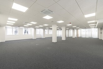 1 Dover St, London to rent Interior Photo- Image 2 of 6