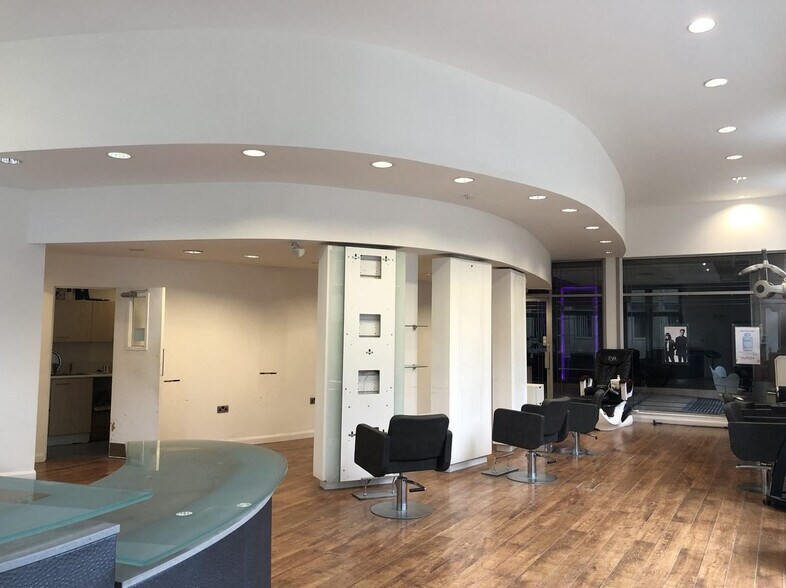 Langstane Pl, Aberdeen to rent - Interior Photo - Image 3 of 4