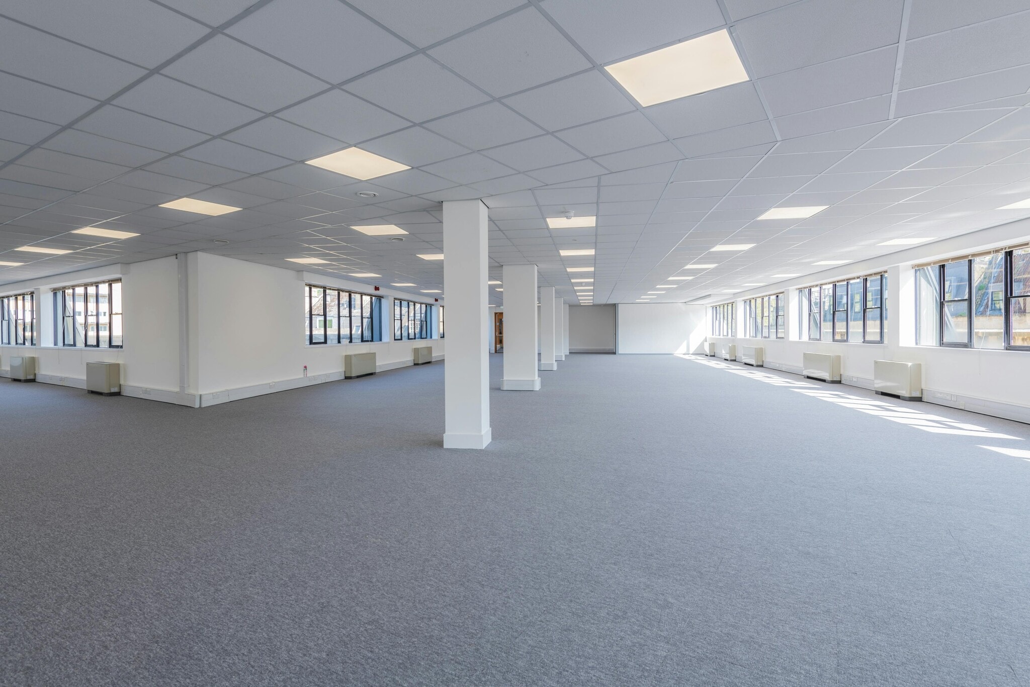 James St W, Bath for sale Interior Photo- Image 1 of 1