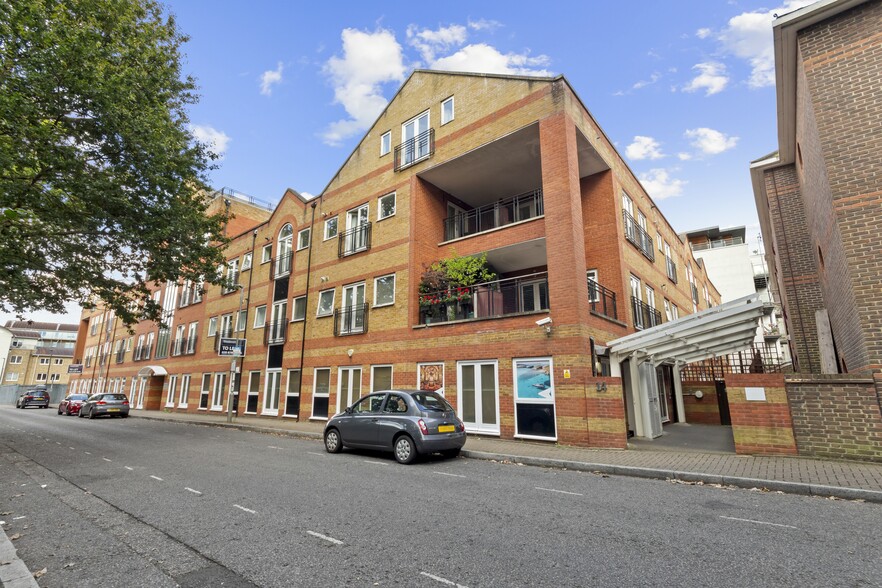 14 Northfields, London for rent - Building Photo - Image 1 of 9