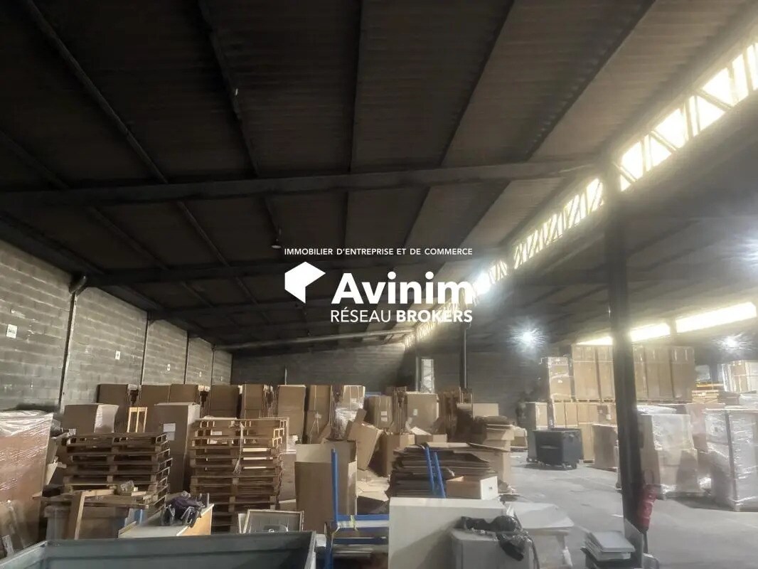 Industrial in Vitrolles to rent Interior Photo- Image 1 of 8