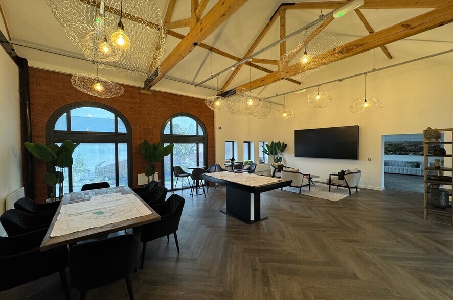 Cromwell Rd, Salford to rent - Building Photo - Image 3 of 7