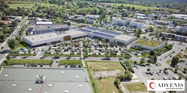 Location Commerce 350 m² à 802 m²
