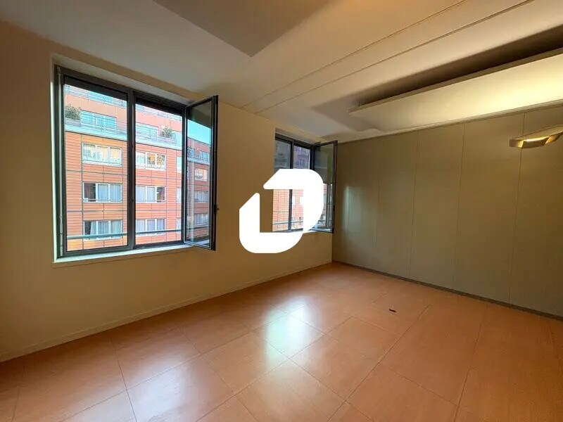 Location Bureaux 150 m² - Photo 1
