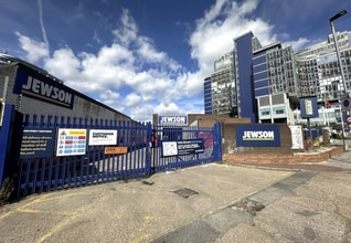 36 Lombard Rd, London to rent Building Photo- Image 2 of 4