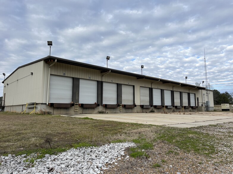 104 Country Mdws, Grenada, MS for sale - Building Photo - Image 2 of 19