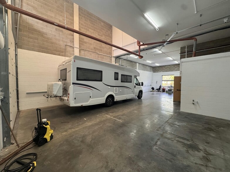 Seymour St, London to rent - Building Photo - Image 2 of 7