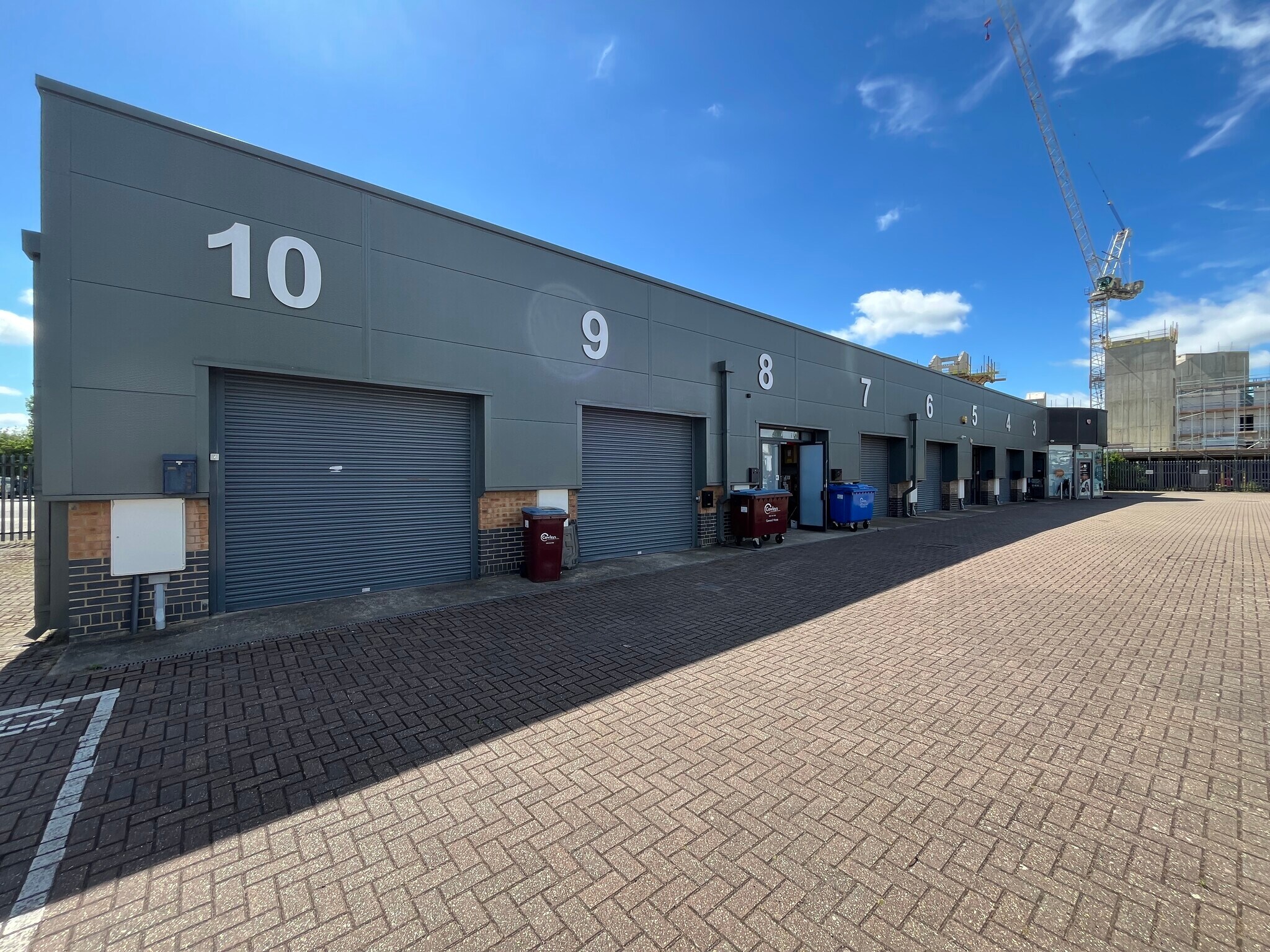 Swallowfields, Welwyn Garden City to rent Building Photo- Image 1 of 10