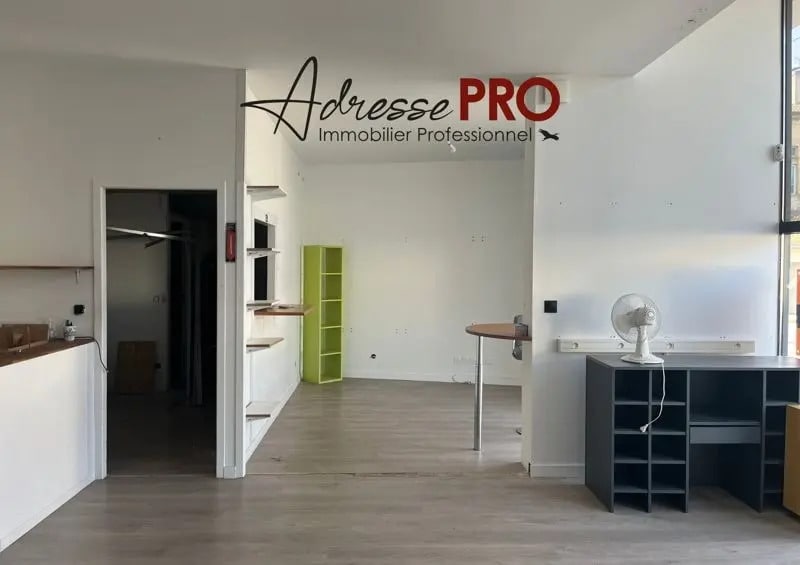 Location Commerce 63 m² - Photo 1