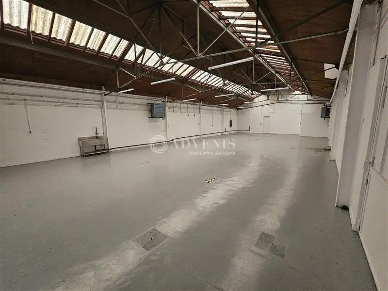 Light Industrial in Villeneuve-Saint-Georges to rent Interior Photo- Image 1 of 7