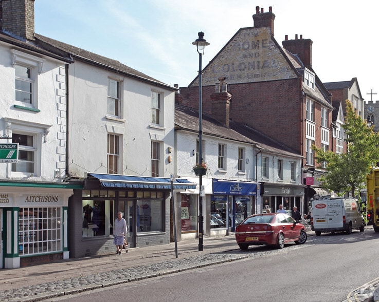 152 High St, Berkhamsted to rent - Building Photo - Image 3 of 3