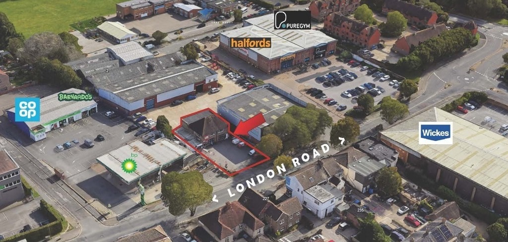 202 London Rd, Burgess Hill to rent Aerial- Image 1 of 6