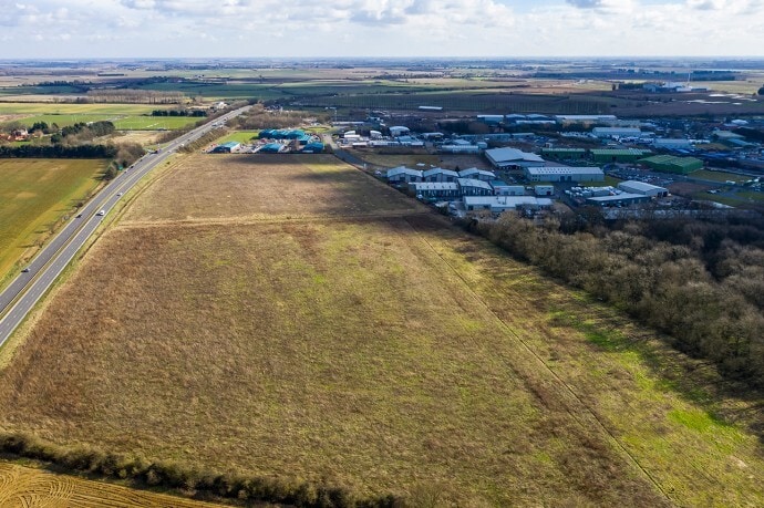 Pride Pky, Sleaford to rent Building Photo- Image 1 of 5