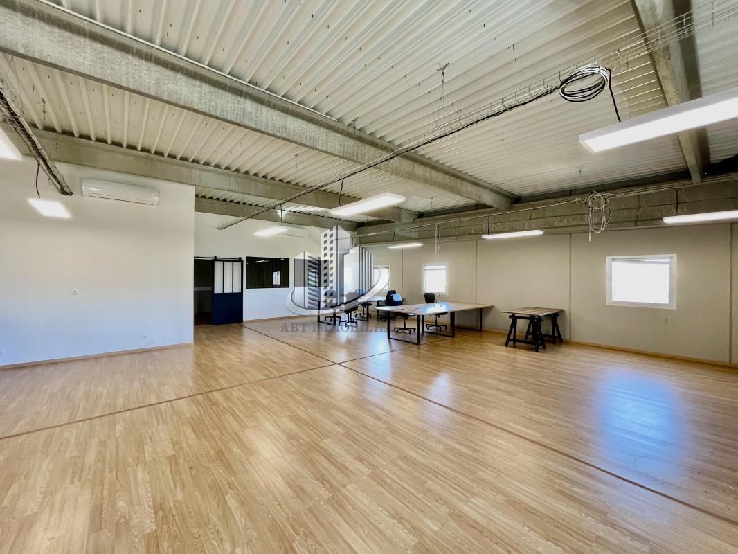 Office in La Farlède to rent Building Photo- Image 1 of 6
