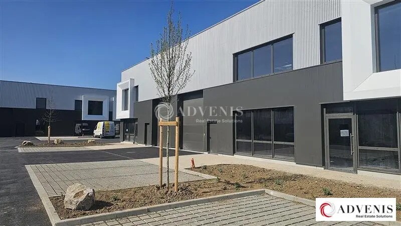 Location Entrepôt 341 m² à 1 167 m² - Photo 1