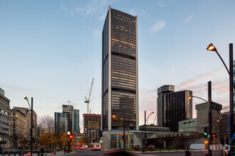 800 Rue Du Square-Victoria, Montréal, QC for rent Building Photo- Image 1 of 12