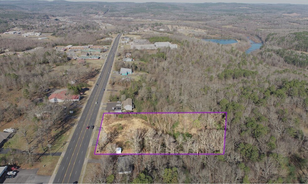 1693 HWY 65 S, Clinton 72031 UK