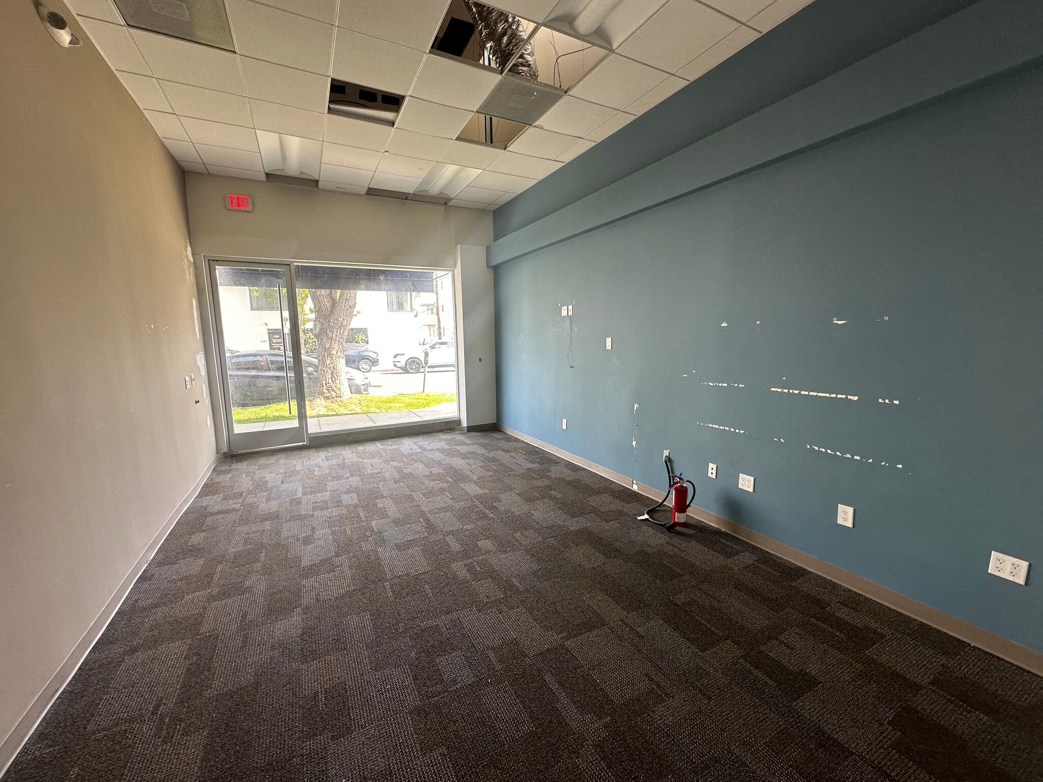 625 Montana Ave, Santa Monica, CA to rent Building Photo- Image 1 of 3