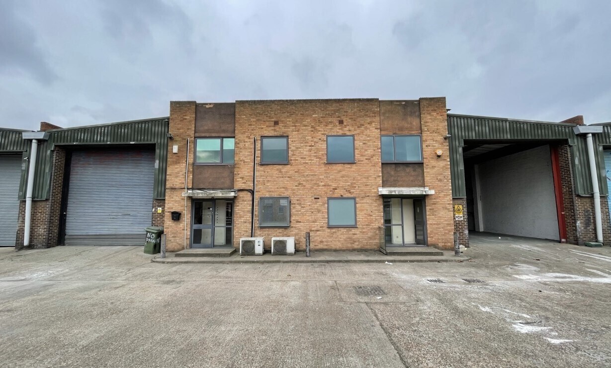 437-439 North Woolwich Rd, London for sale Building Photo- Image 1 of 1