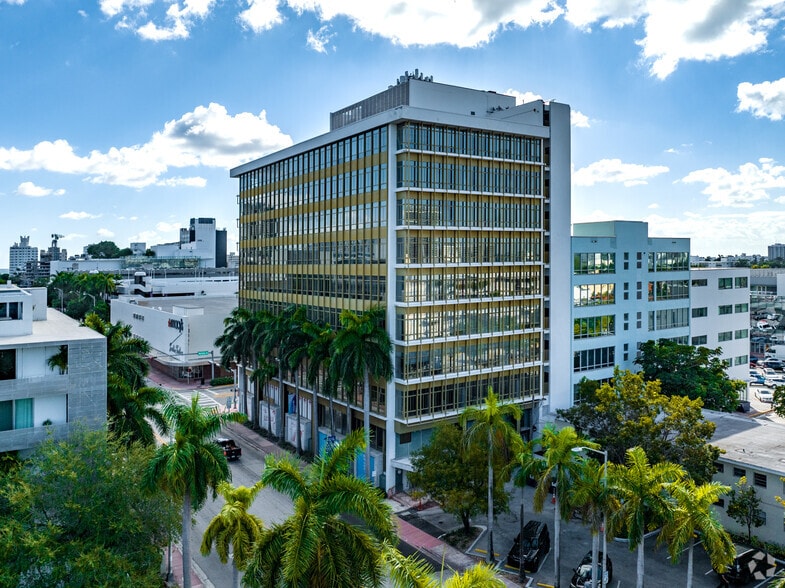 1688 Meridian Ave, Miami Beach, FL for rent - Building Photo - Image 3 of 4