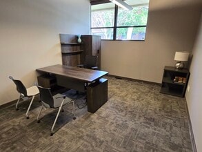 3122 Gillham Plz, Kansas City, MO to rent Interior Photo- Image 1 of 2