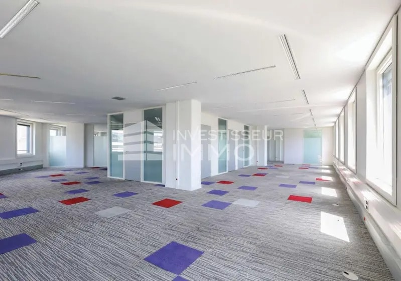 Office in Puteaux for sale Interior Photo- Image 1 of 4