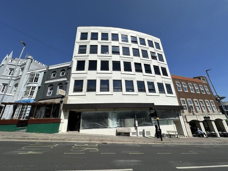 Dyke Rd, Brighton to rent - Building Photo - Image 1 of 10