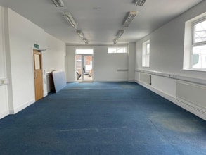 East Way Rd, Newport to rent Interior Photo- Image 2 of 4