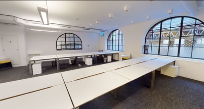 2 Sheraton St, London to rent Interior Photo- Image 2 of 5