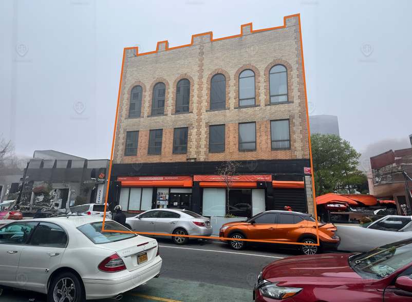 1027 Beach 20th St, Far Rockaway, NY for sale - Building Photo - Image 1 of 1