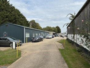 London Rd, Black Notley to rent Building Photo- Image 2 of 6