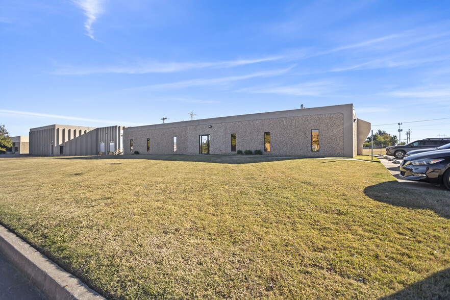 3600 S Lakeside Dr, Oklahoma City, OK for sale - Primary Photo - Image 1 of 5