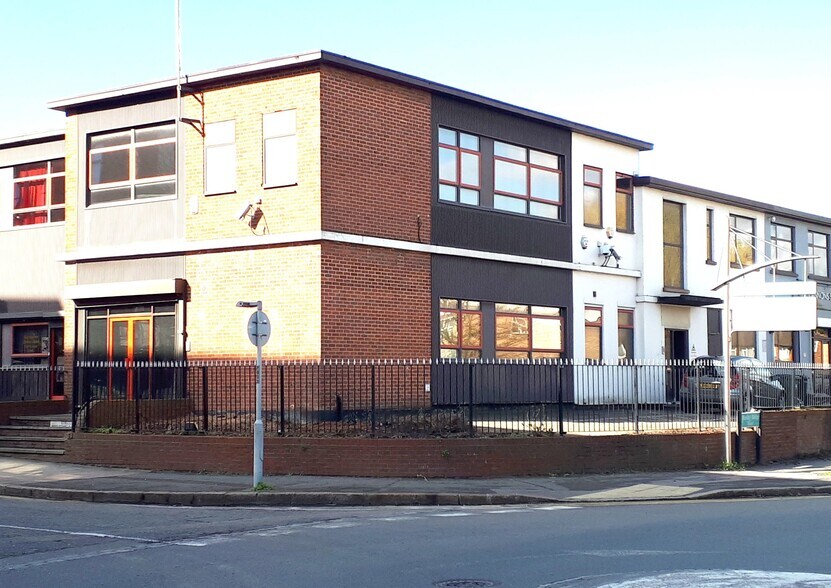 Worsley Bridge Rd, London for sale - Primary Photo - Image 1 of 1