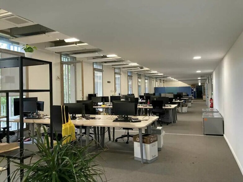 Office in Bordeaux to rent - Interior Photo - Image 1 of 16