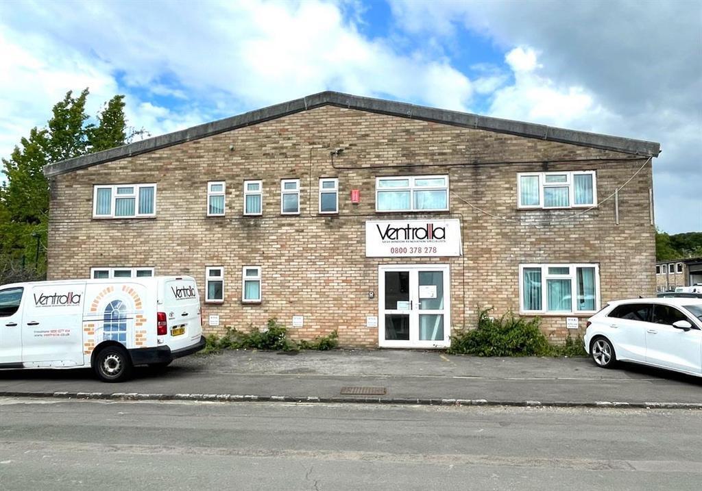 Newtown Rd, Henley On Thames to rent Building Photo- Image 1 of 6