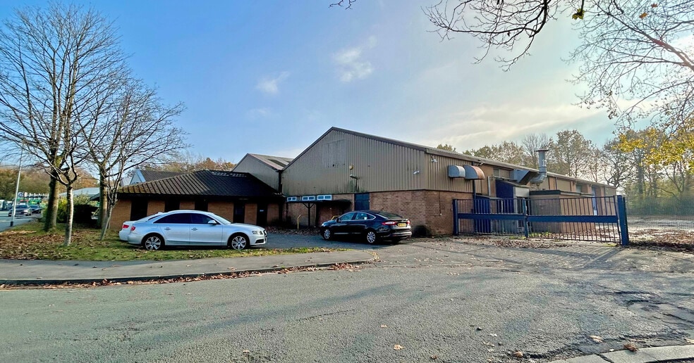 Countess Av, Cheadle to rent - Building Photo - Image 2 of 5