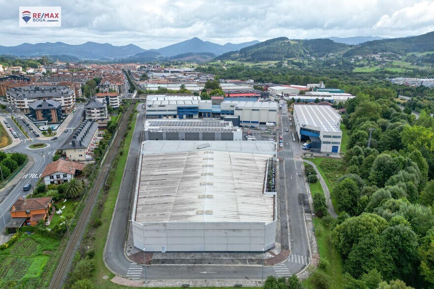 Industrial in Gernika-Lumo, Vizcaya for sale - Aerial - Image 3 of 50