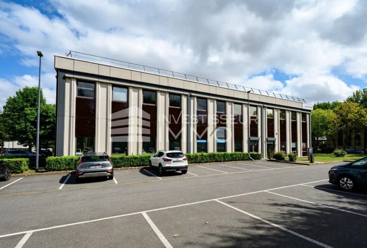 Light Industrial in Antony to rent Building Photo- Image 1 of 3