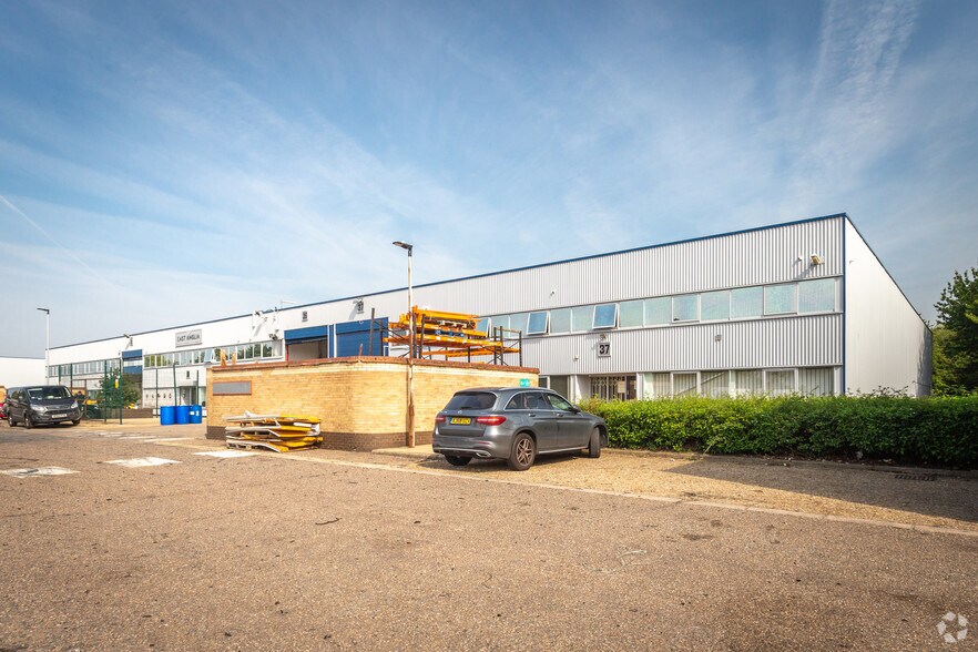 35-37 Stapledon Rd, Peterborough for sale - Primary Photo - Image 1 of 1