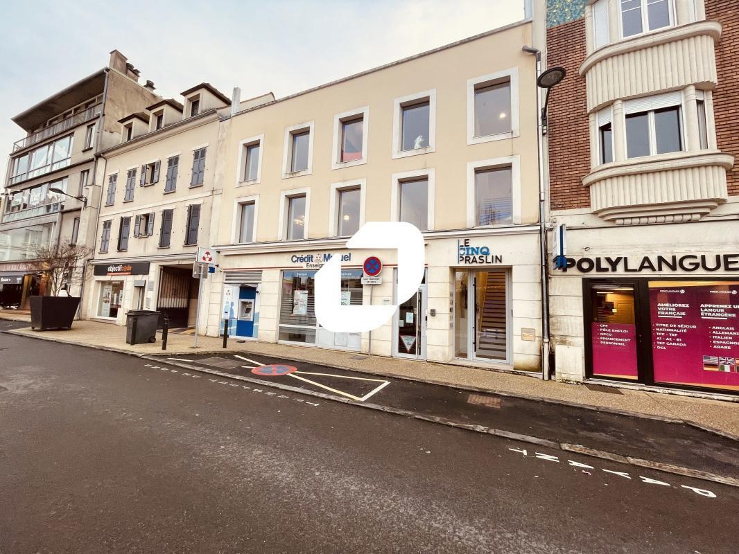 Office in Melun for sale Building Photo- Image 1 of 7