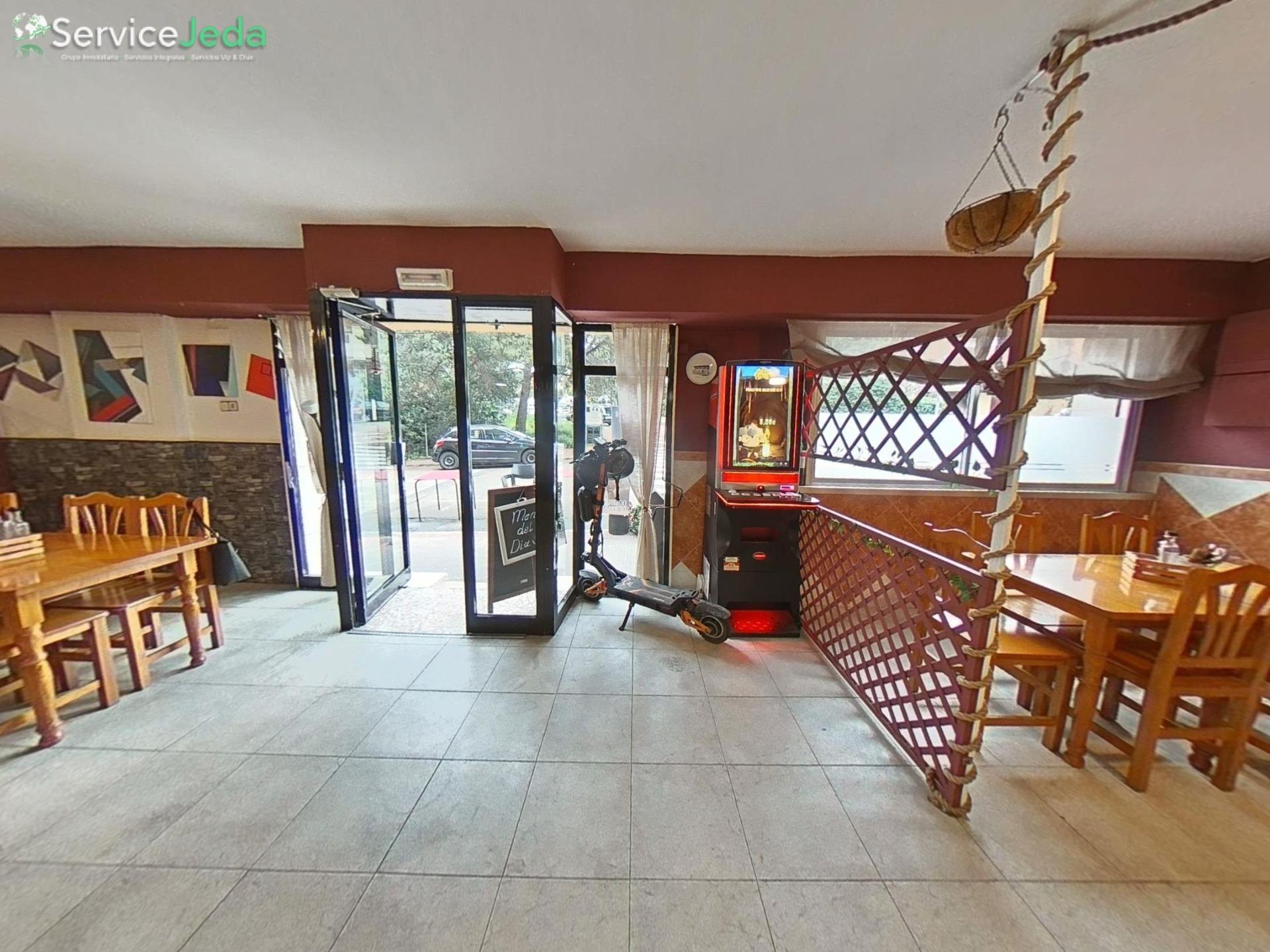 Retail in El Vendrell, Tarragona to rent Interior Photo- Image 1 of 15