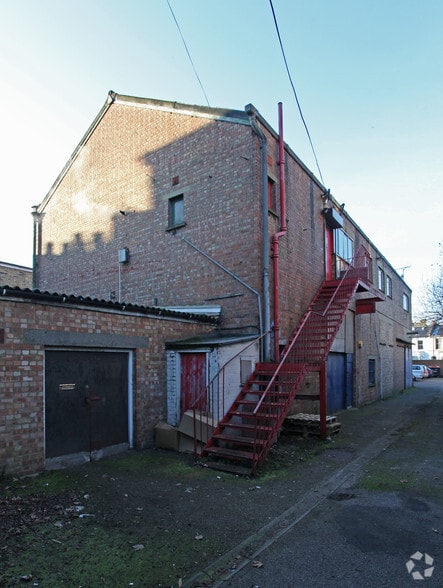 22-24 Powell Rd, London to rent - Building Photo - Image 2 of 2