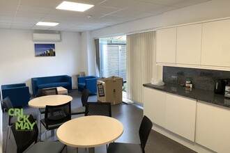 Roman Rd, Hove to rent Interior Photo- Image 2 of 2