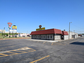 7880-7890 L St, Omaha, NE for sale Building Photo- Image 1 of 40